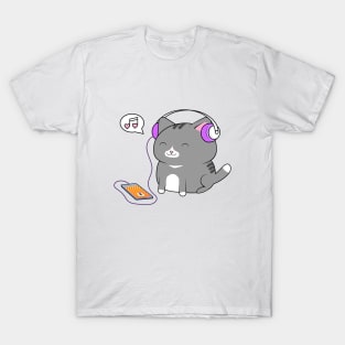 Cat listening to tunes T-Shirt